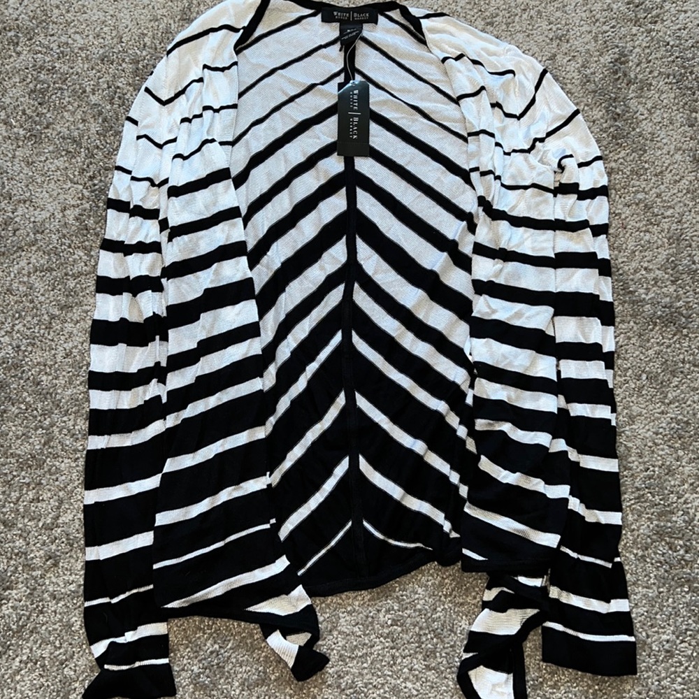 New White House black market cardigan XS on trend classy lightweight